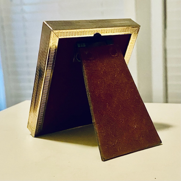 Two Small Vintage Picture Frames - Picture 3 of 9